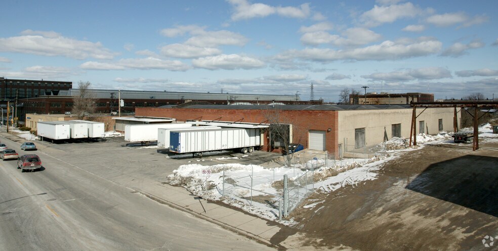 3354 N 35th St, Milwaukee, WI à vendre - Photo du bâtiment - Image 1 de 7
