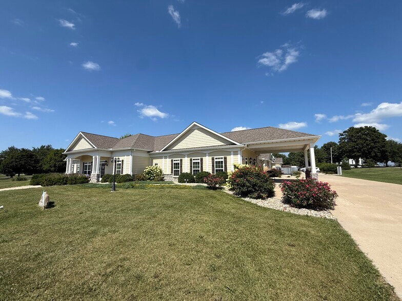 15+/- Bed Memory Care Illinois Near Peoria, Elmwood, IL à vendre - Photo principale - Image 1 de 20