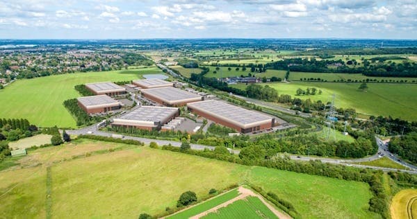 Cricket Ln, Lichfield à louer Photo du bâtiment- Image 1 de 9