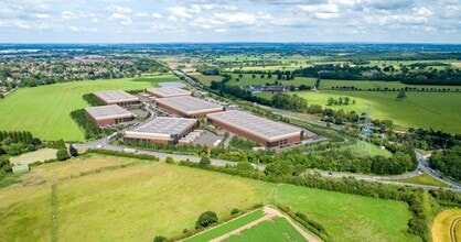 Cricket Ln, Lichfield à louer Photo du bâtiment- Image 1 de 9