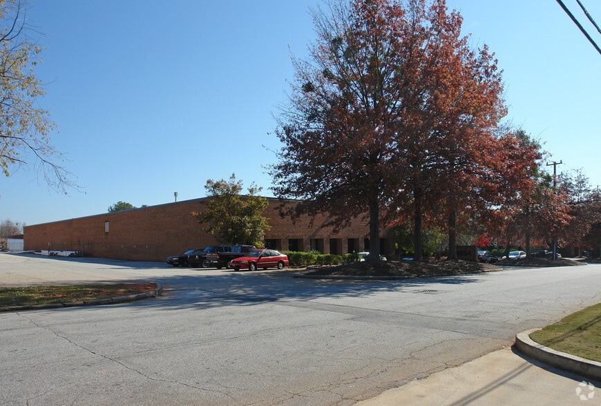 1554 Litton Dr, Stone Mountain, GA for lease - Building Photo - Image 2 of 4