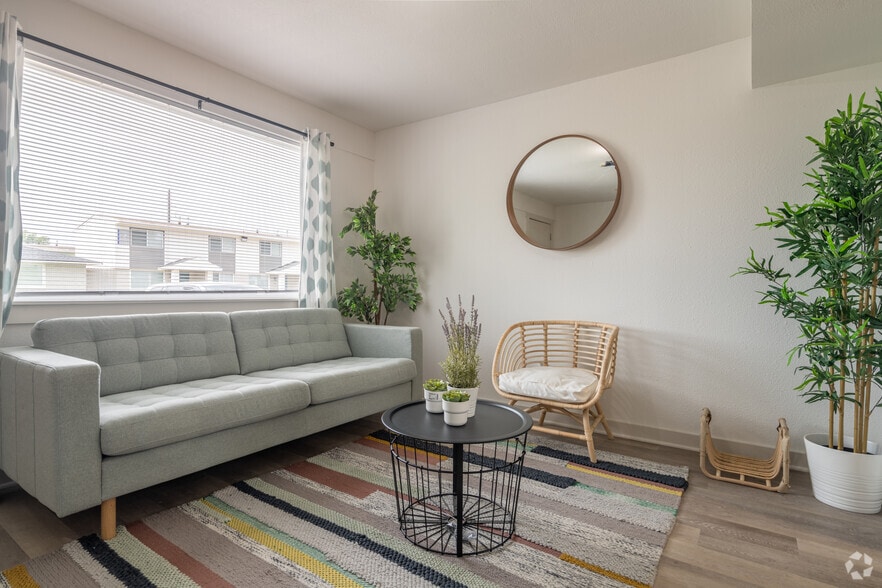 2020 Cottonwood St, Beaumont, TX for sale - Interior Photo - Image 3 of 54