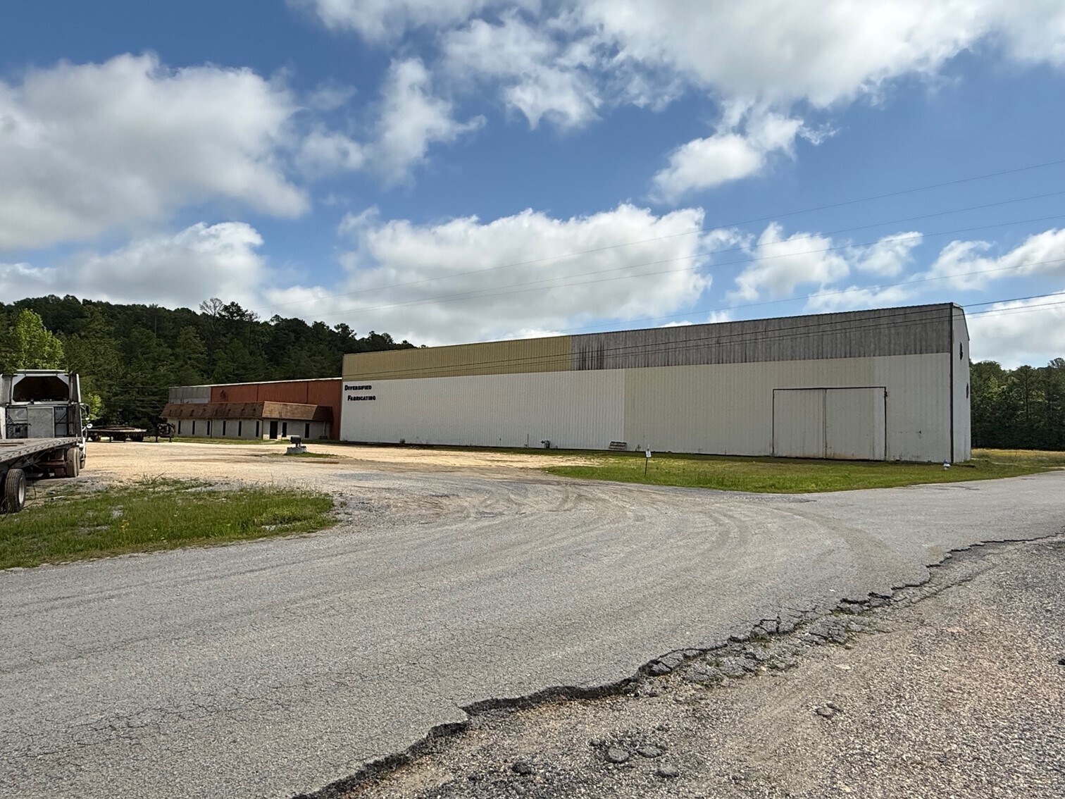 175 Commerce Dr, Oneonta, AL à vendre Photo du bâtiment- Image 1 de 8