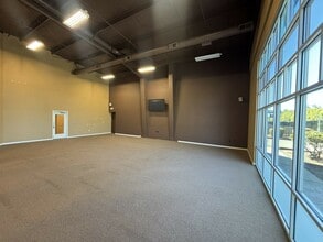 2820 SE 58th Ct, Hillsboro, OR for lease Interior Photo- Image 2 of 4