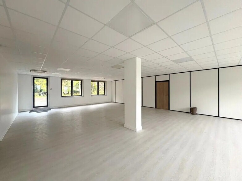 18/20 Rue Des Gaudines, Saint-Germain-en-Laye à louer - Photo du bâtiment - Image 2 de 10