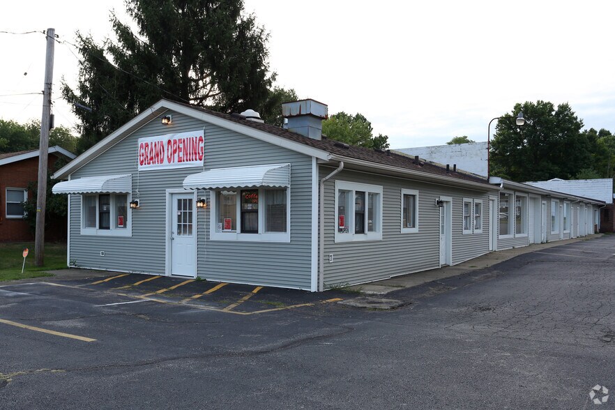 338 Northeast Ave, Tallmadge, OH for lease - Primary Photo - Image 1 of 9