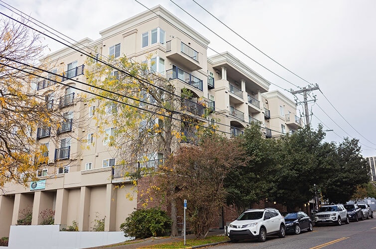 315 1st Ave W, Seattle, WA for lease Building Photo- Image 1 of 39