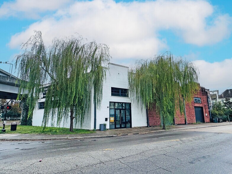 1200 Annunciation St, New Orleans, LA for sale - Building Photo - Image 1 of 11