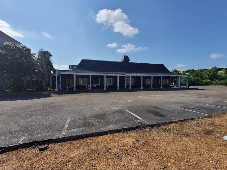 5221 Summer Ave, Memphis, TN for sale - Building Photo - Image 2 of 3