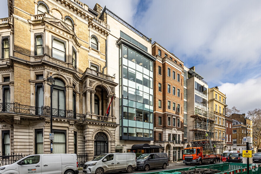17C Curzon St, London for lease - Building Photo - Image 2 of 17