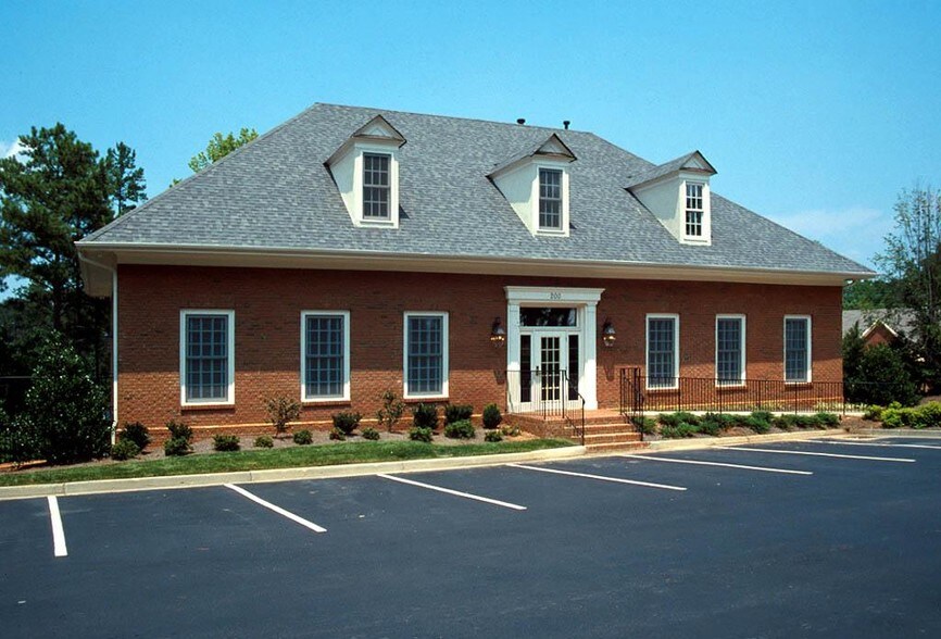 7390 McGinnis Ferry Rd, Suwanee, GA à vendre - Photo du bâtiment - Image 2 de 3