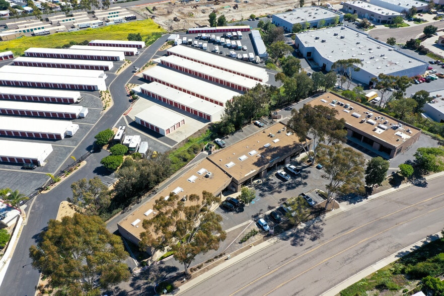 10463 Austin Dr, Spring Valley, CA à louer - Photo du bâtiment - Image 3 de 6