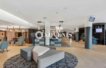 Office in Noisy-le-Grand for lease Interior Photo- Image 1 of 3