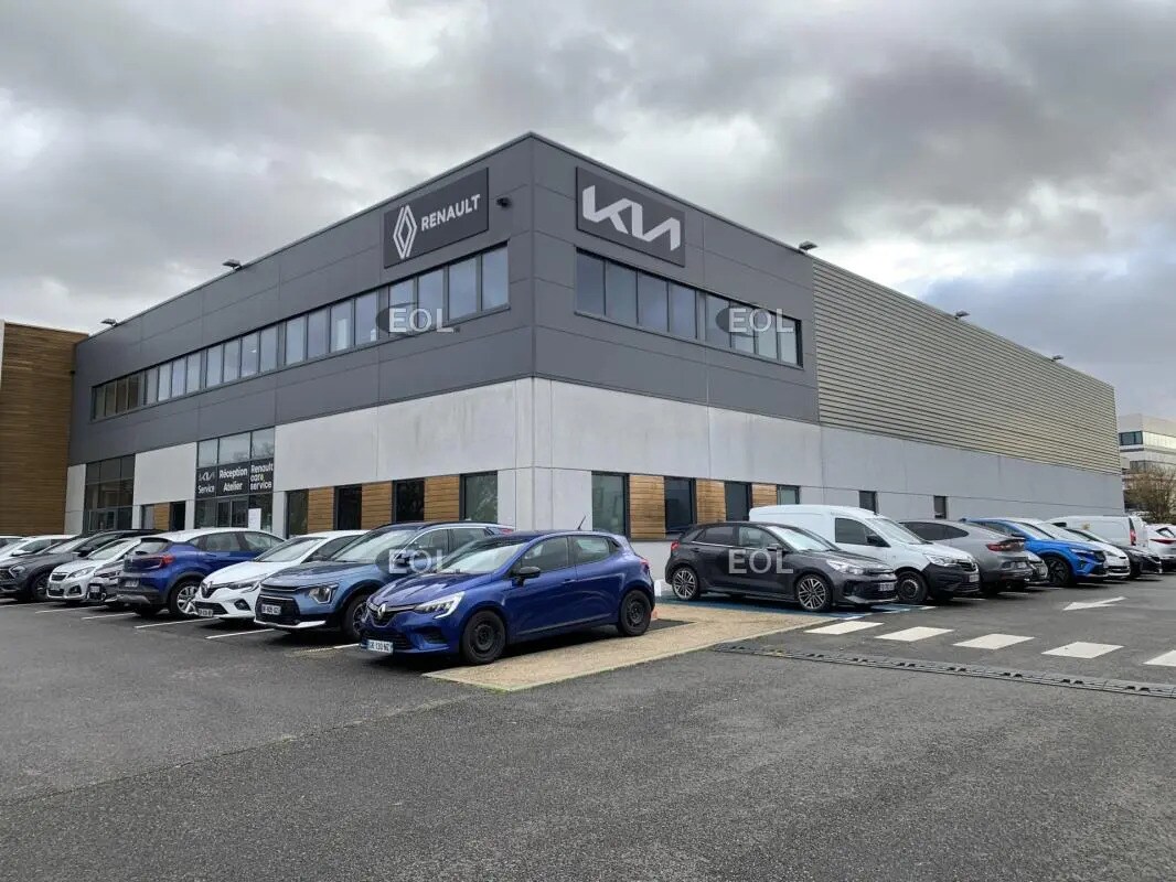 Flex in Cergy for lease Building Photo- Image 1 of 12