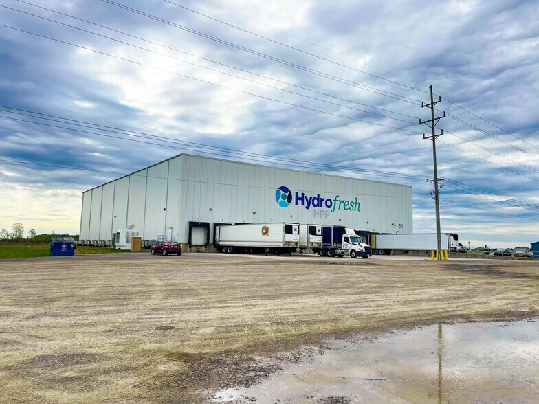 1571 Gressel Dr, Delphos, OH à vendre - Photo du bâtiment - Image 2 de 4