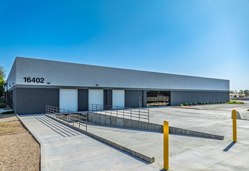 16402 N 28th Ave, Phoenix, AZ à vendre - Photo du bâtiment - Image 3 de 7