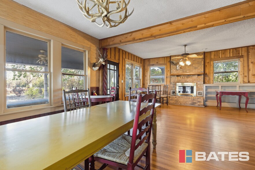 3708 N Highway 77, Waxahachie, TX à vendre - Photo du bâtiment - Image 3 de 9