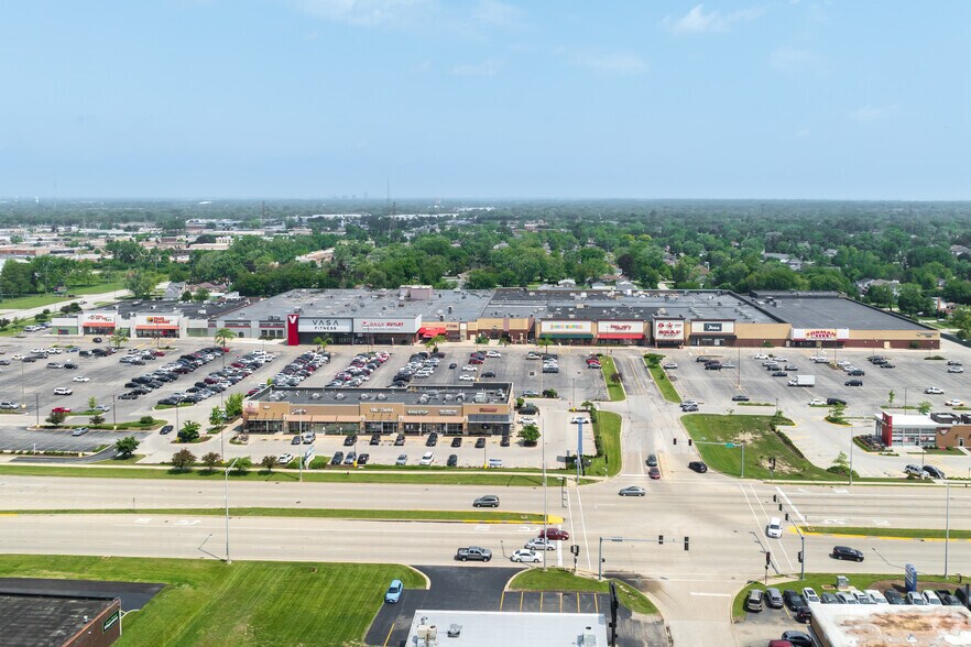 202-300 W North Ave, Villa Park, IL à louer - Photo du bâtiment - Image 3 de 15