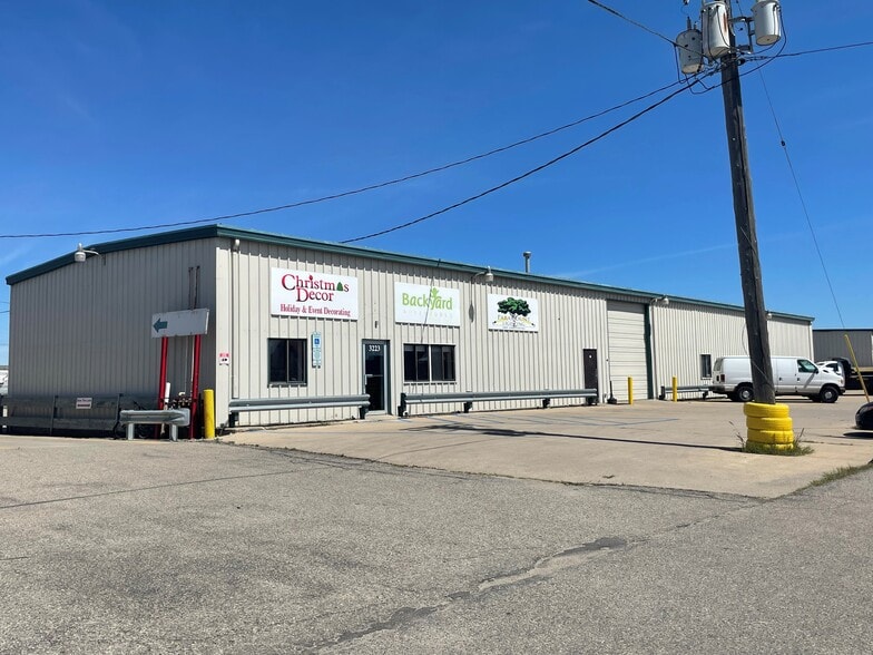 3215 Main Ave, Fargo, ND for lease - Building Photo - Image 3 of 16
