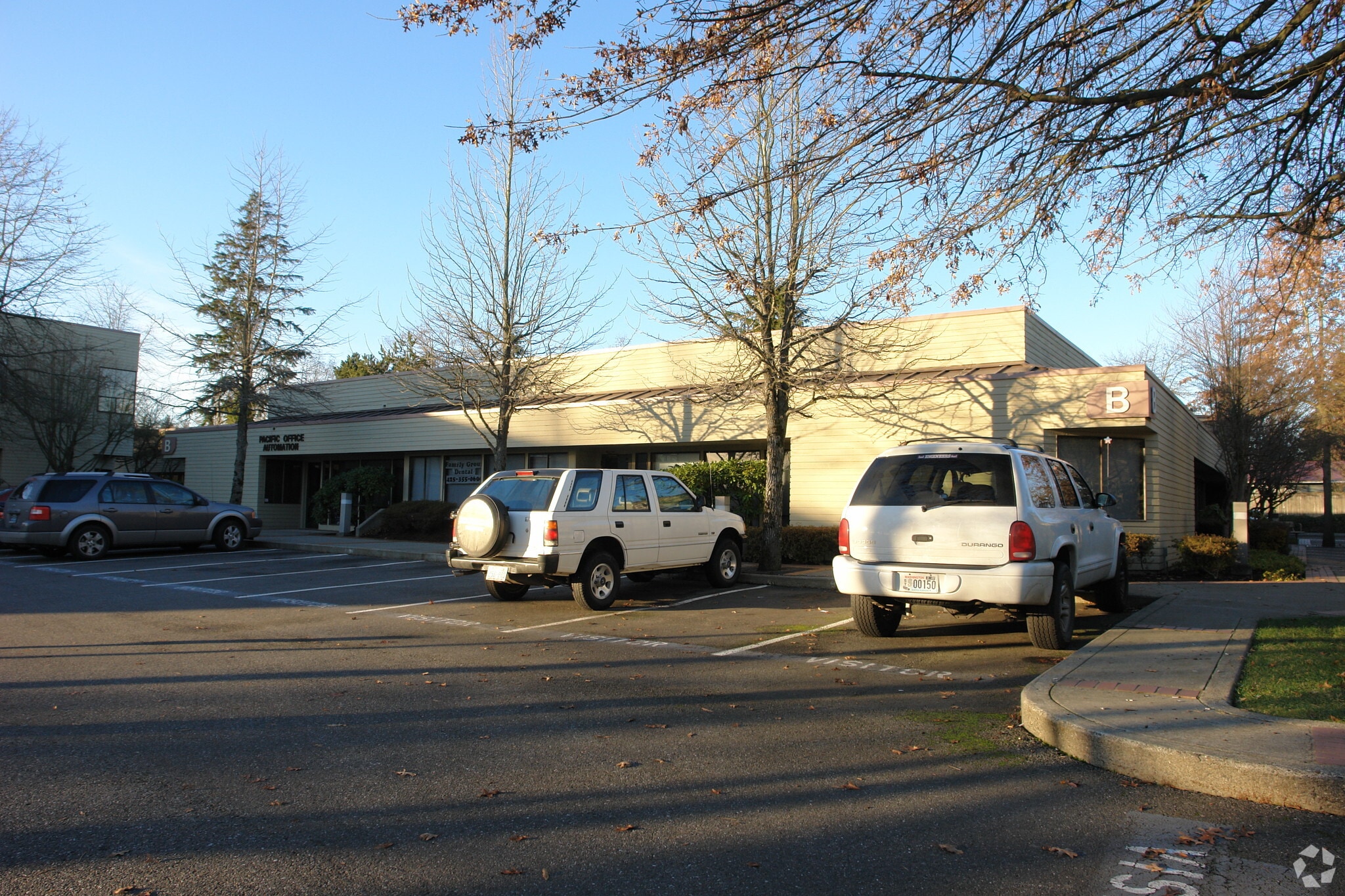 909 SE Everett Mall Way, Everett, WA for sale Primary Photo- Image 1 of 4
