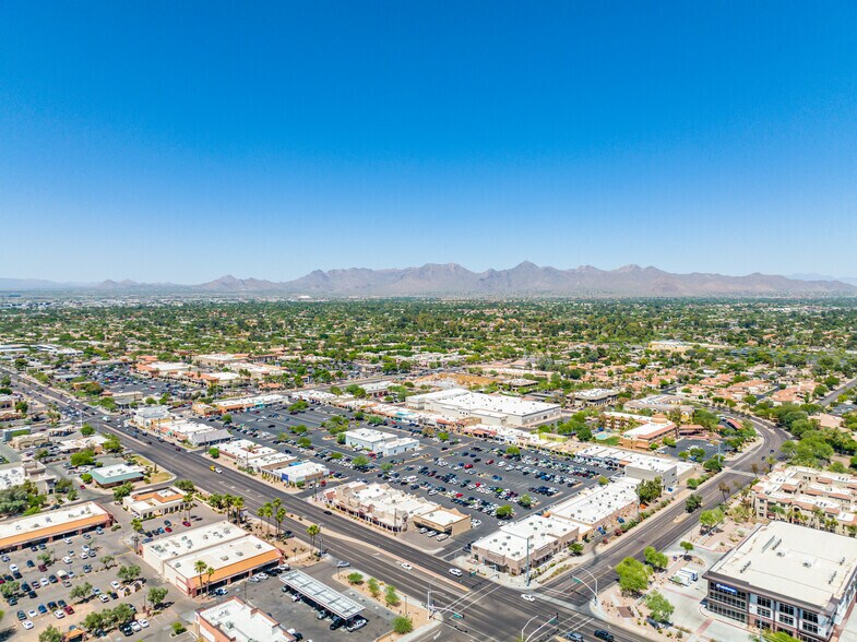 10247-10251 N Scottsdale Rd, Scottsdale, AZ à louer - Aérien - Image 2 de 2
