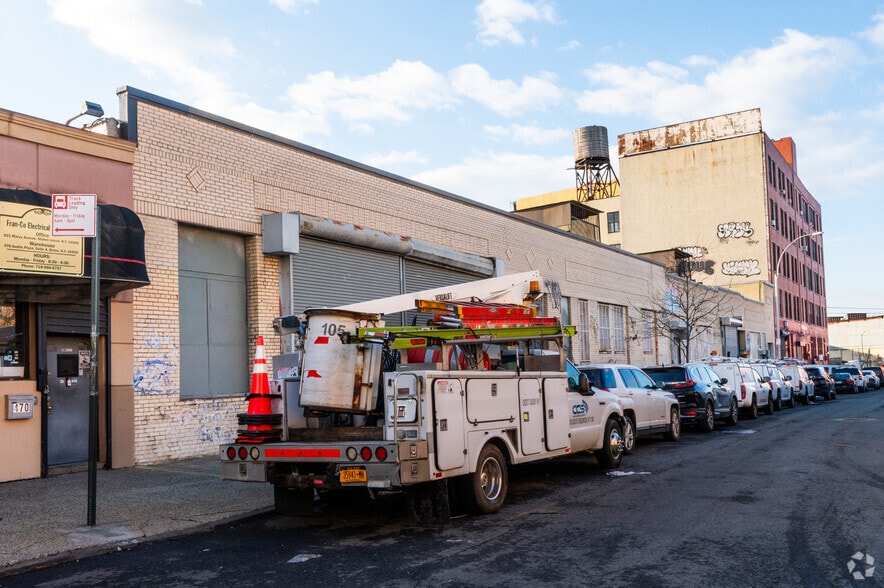 450 Austin Pl, Bronx, NY for lease - Primary Photo - Image 1 of 31