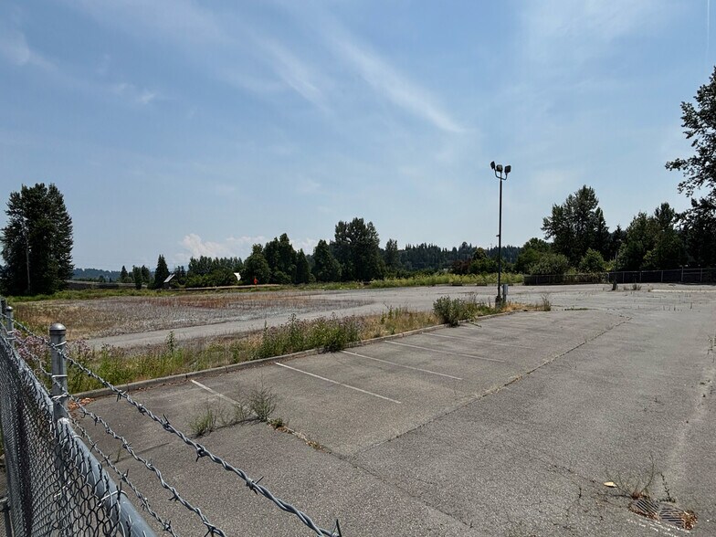 2412 Inter Ave, Puyallup, WA à louer - Photo du bâtiment - Image 2 de 3