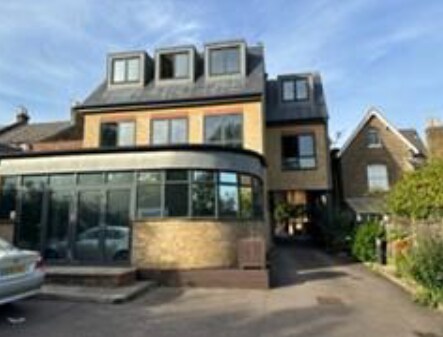 102-104 Queens Rd, Buckhurst Hill à louer - Photo du bâtiment - Image 1 de 4