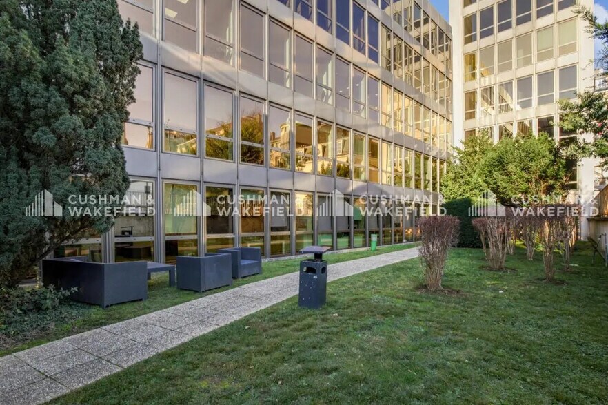 29 Rue Des Poissonniers, Neuilly-sur-Seine à louer - Photo du bâtiment - Image 2 de 14