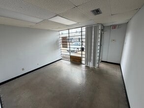 4500 W 34th St, Houston, TX à louer Photo intérieure- Image 2 de 3