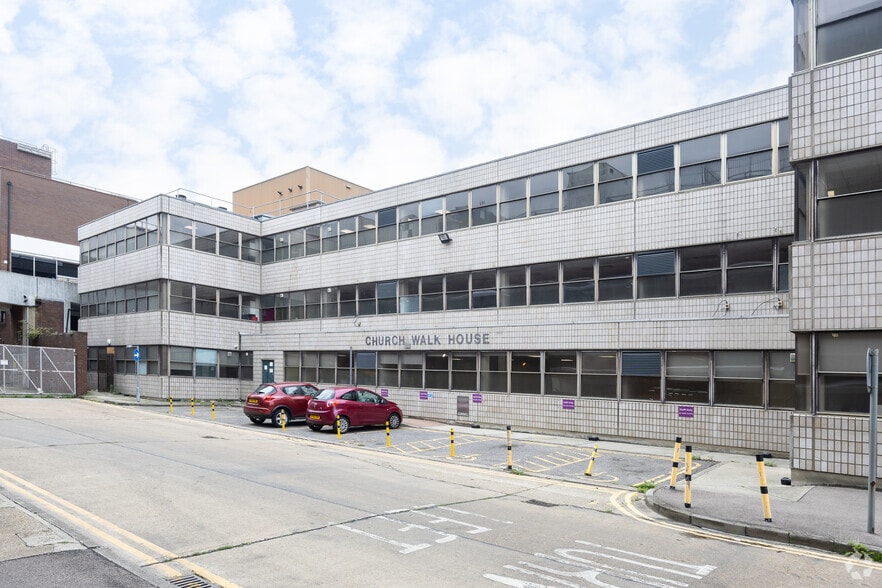 Church Walk, Basildon for lease - Building Photo - Image 1 of 22