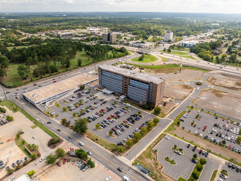 500 S University Ave, Little Rock, AR à louer - Photo du bâtiment - Image 3 de 7