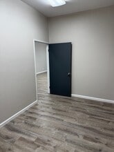 530 Moorpark Ave, Moorpark, CA for lease Interior Photo- Image 2 of 4