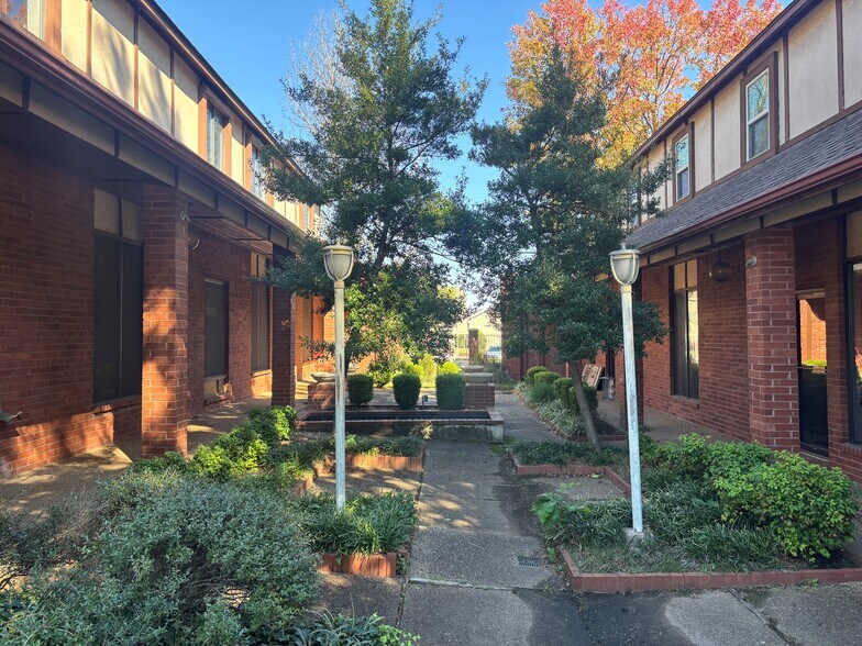 5004 S U St, Fort Smith, AR à louer - Photo du bâtiment - Image 2 de 11