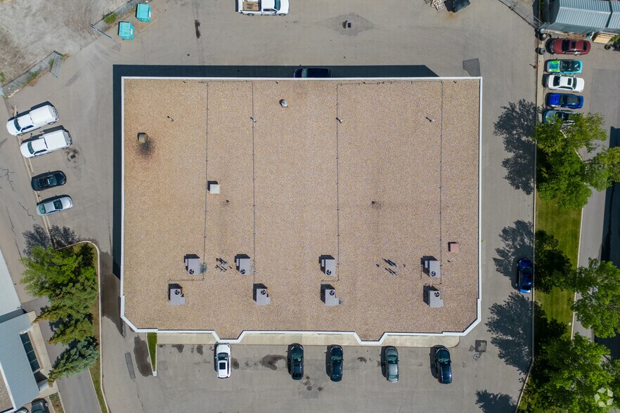 2216-2228 Pegasus Way NE, Calgary, AB à louer - Aérien - Image 3 de 5