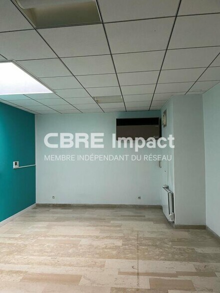5 Rue Saint Hilaire, Reims for lease - Interior Photo - Image 3 of 5