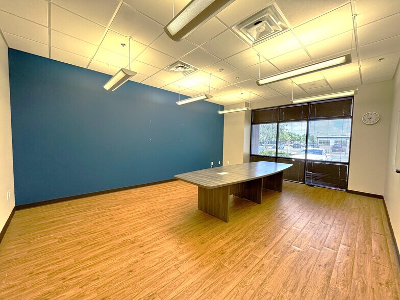 2900-2922 S Falkenburg Rd, Riverview, FL à louer - Photo du bâtiment - Image 3 de 10