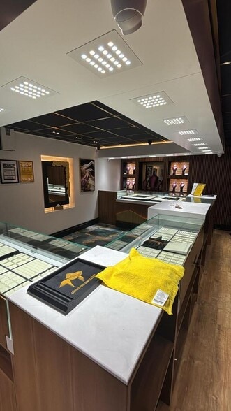 56 Shirley High St, Southampton for lease - Building Photo - Image 3 of 12