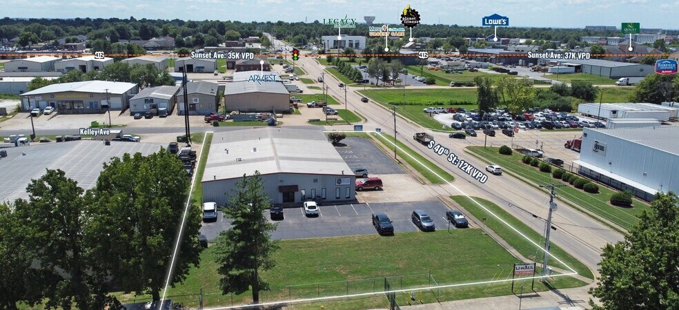 3906 W Kelley Ave, Springdale, AR à louer - Photo du bâtiment - Image 3 de 10