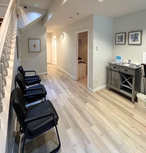 827 Hamilton St, Vancouver, BC à louer - Photo intérieure - Image 2 de 3