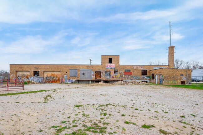 Plus de détails pour 229 W 1st St, Bloomington, IN - Commerce de détail à vendre