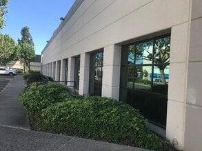 2333 Courage Dr, Fairfield, CA for lease Building Photo- Image 2 of 3