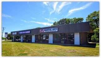 More details for 164 Margin Dr W, Shirley, NY - Retail for Sale