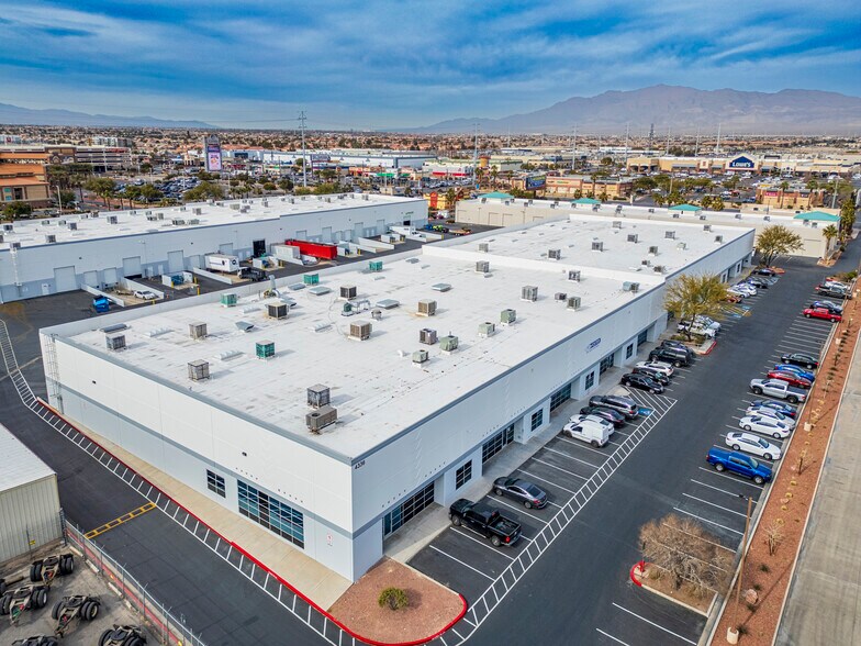 4310 Losee Rd, North Las Vegas, NV à louer - Photo du bâtiment - Image 2 de 2