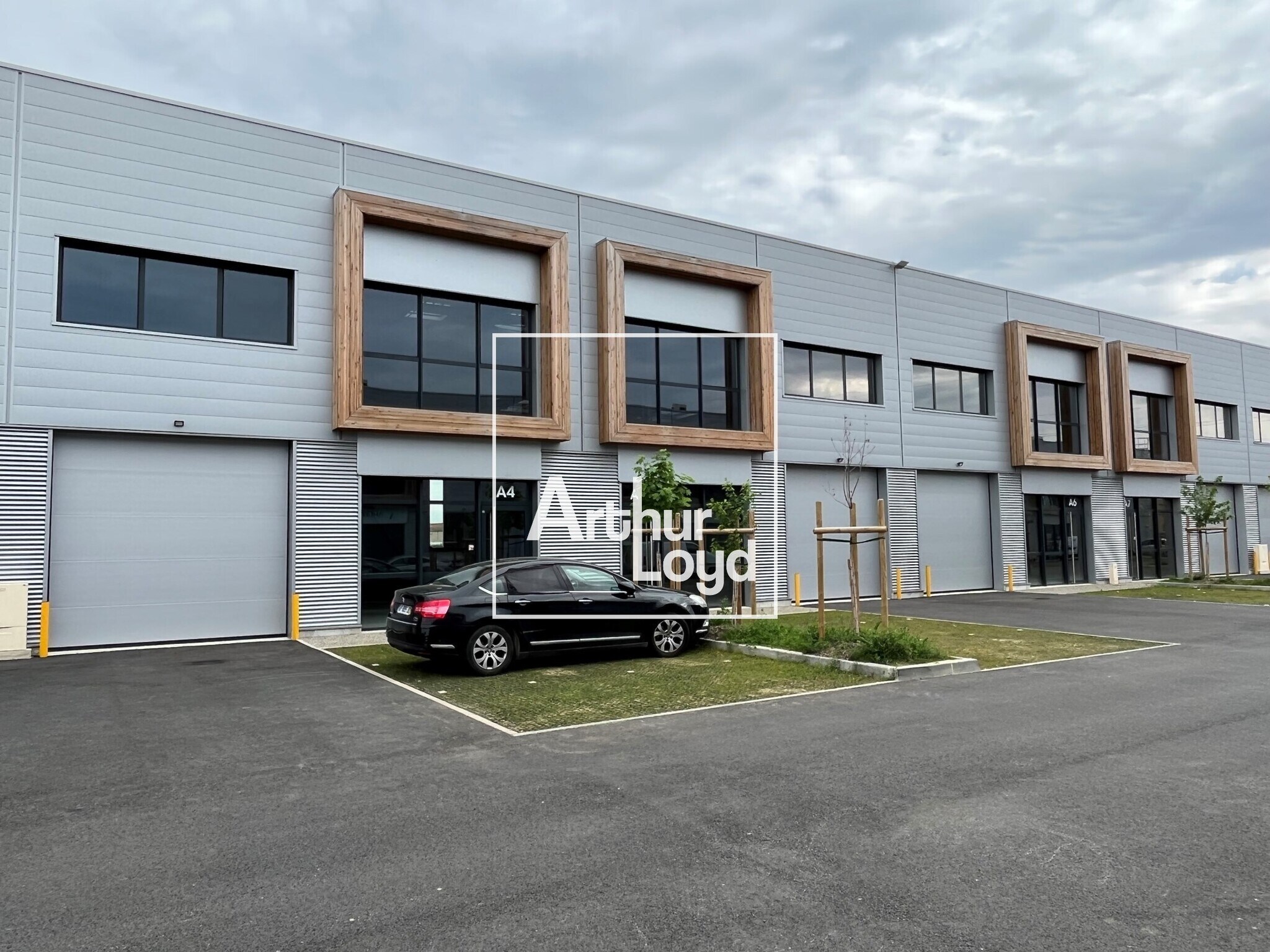 Flex in Toulouse for lease Building Photo- Image 1 of 10