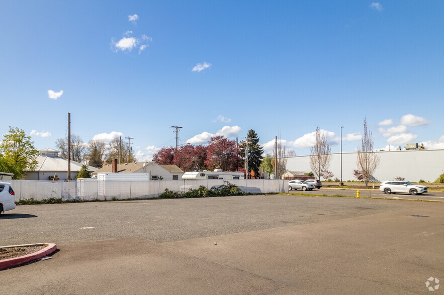 S Santiam Highway & Airport Road, Lebanon, OR for lease - Building Photo - Image 2 of 7