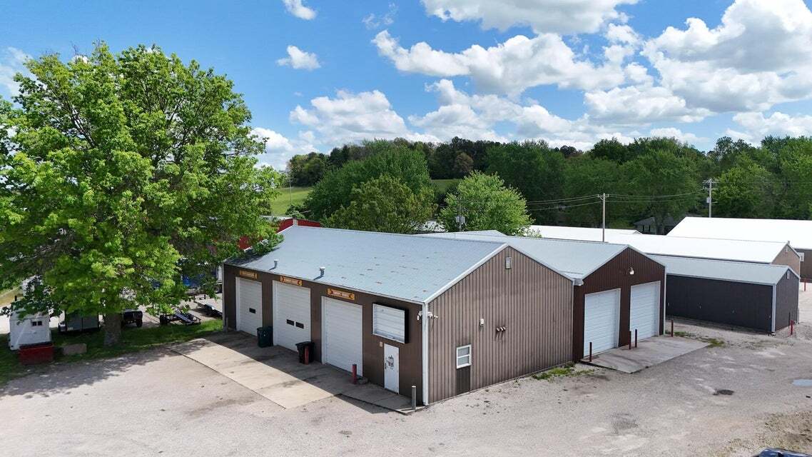 828 Commercial St, Marshfield, MO for lease Building Photo- Image 1 of 10