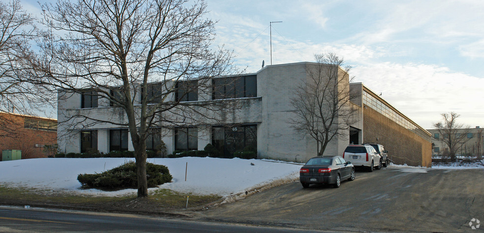 65 Oser Ave, Hauppauge, NY for lease - Primary Photo - Image 1 of 4