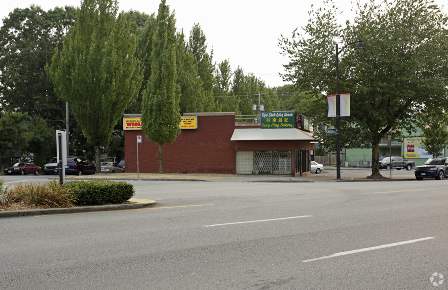 1188-1198 Kingsway, Vancouver, BC à vendre - Photo du bâtiment - Image 3 de 6