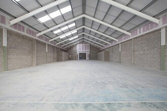 103 Cheney Manor, Swindon à louer Photo intérieure- Image 2 de 2